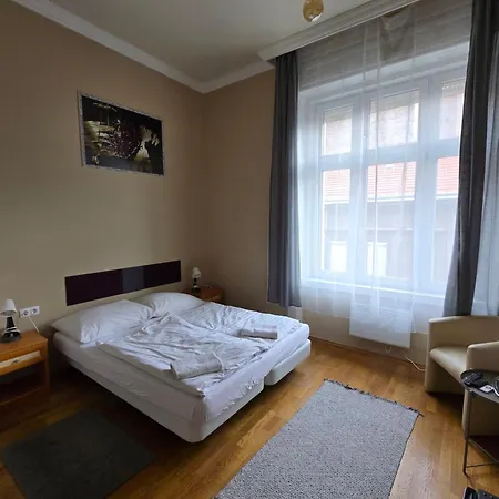 Wesselenyi Bed and breakfast *